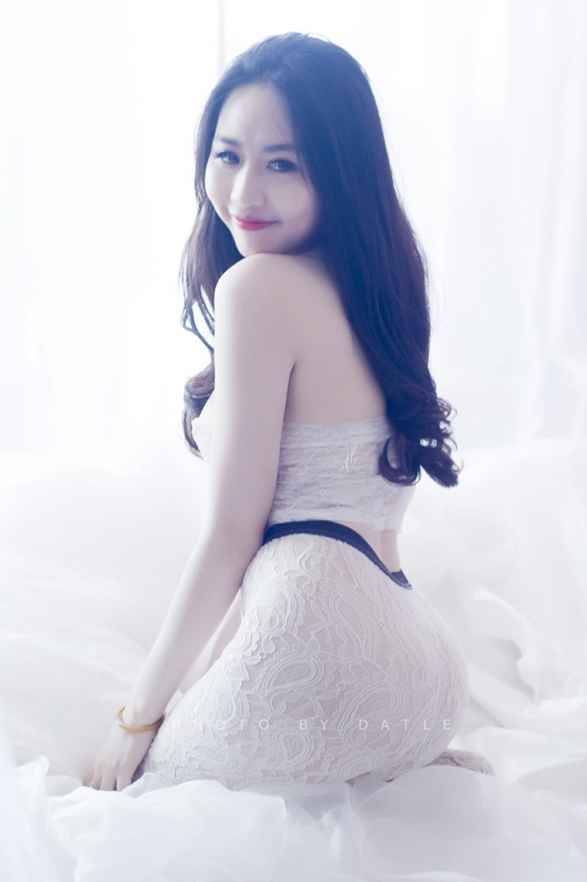 老师乖乖扒开裙子在线观看